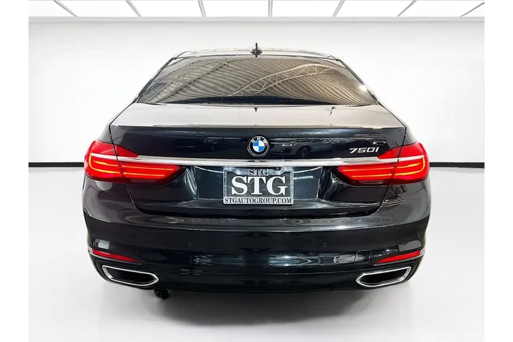 $26450 : BMW 7 Series 2018 750i 4dr S image 8