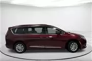 $15325 : Pre-Owned 2019 Pacifica Touri thumbnail