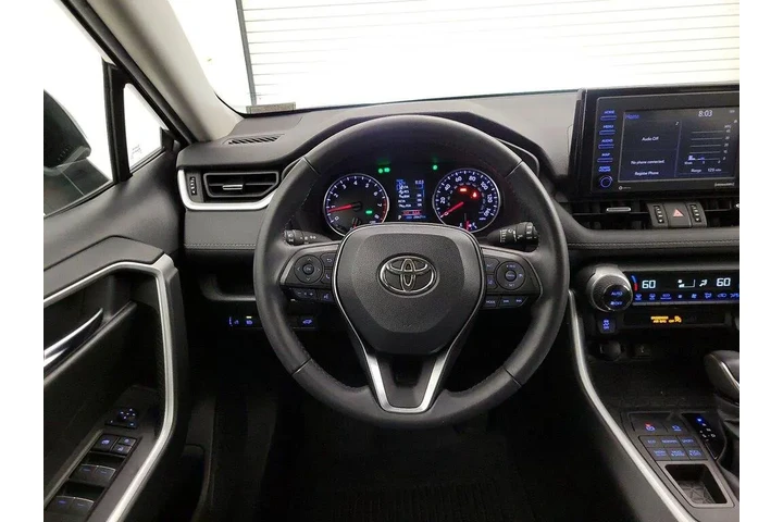 $31998 : Toyota RAV4 2022 AWD XLE Pre image 10