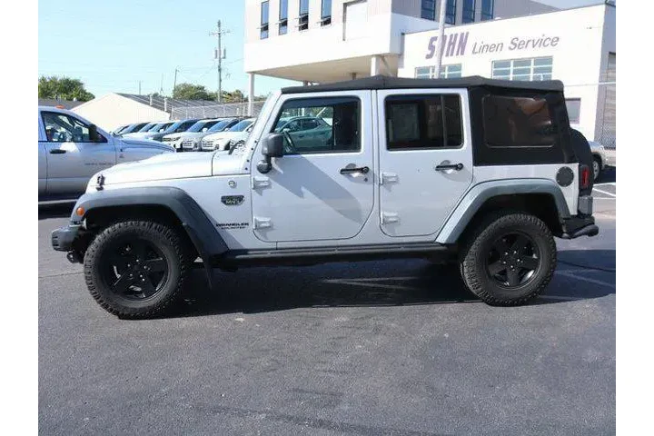 $13575 : Jeep Wrangler Unlimited 2012 image 8