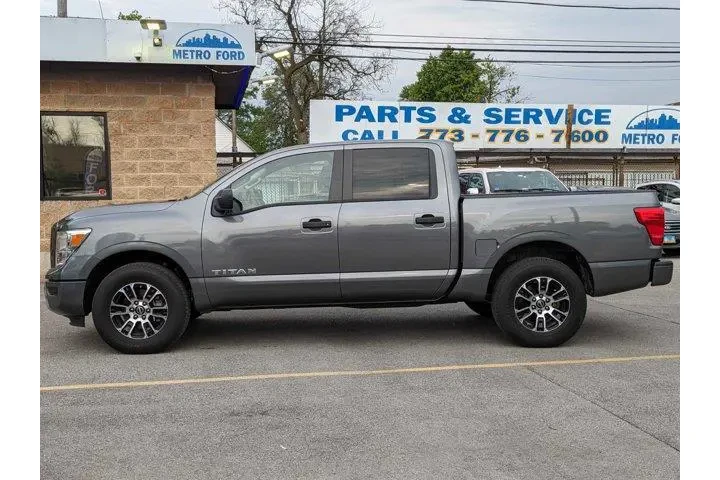 $32998 : Nissan Titan 2023 4x4 S 4dr image 7