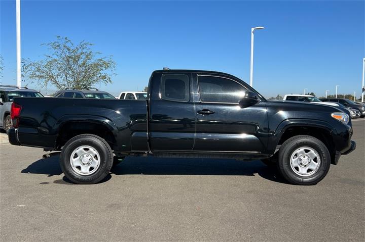 $24750 : Tacoma SR image 3