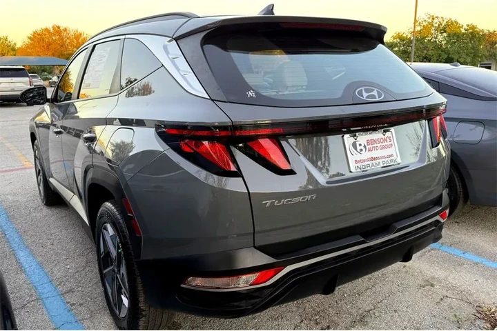 $23887 : Hyundai TUCSON 2025 AWD SEL image 6