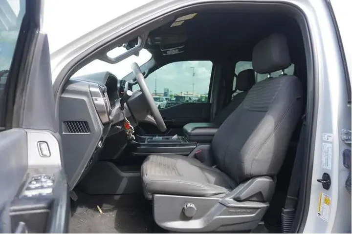 $37288 : Ford F-150 2023 4x2 XL 4dr S image 7