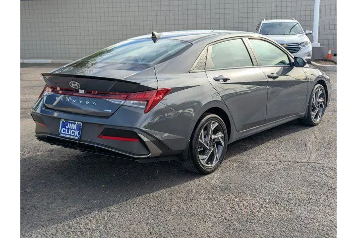 $25999 : Hyundai ELANTRA Hybrid 2025 image 2