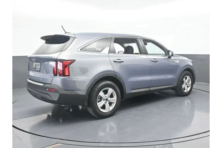 $17996 : Kia Sorento 2022 LX 4dr SUV image 6