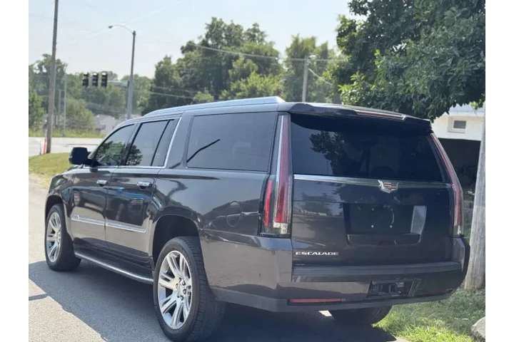 $21999 : 2017 Escalade ESV Luxury image 6