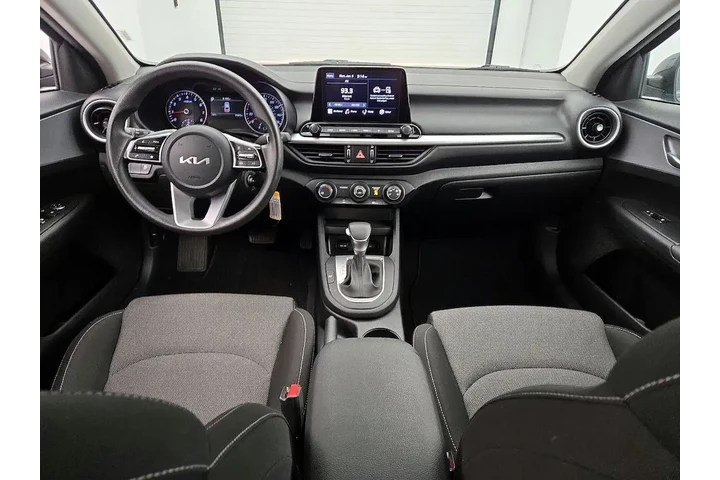 $17998 : Kia Forte 2024 LX 4dr Sedan image 9