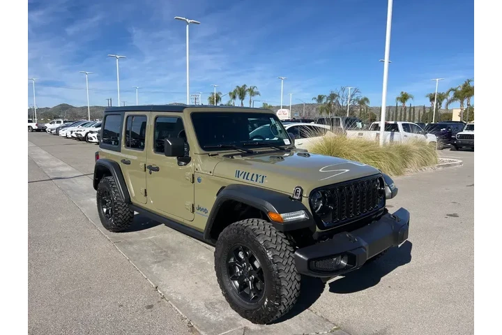 $37988 : Jeep Wrangler 2025 4x4 Sport image 2