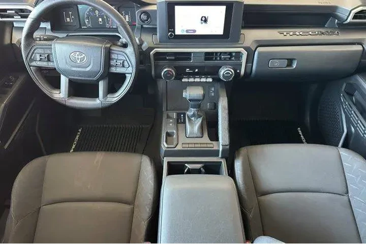 $33300 : Toyota Tacoma 2024 4x2 SR 4d image 6