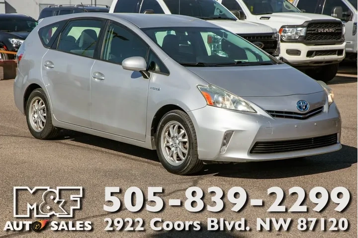 $9950 : 2012 Prius v Two image 1