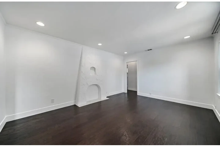 $5995 : 4978 N. Maywood Ave , Los Ange image 3