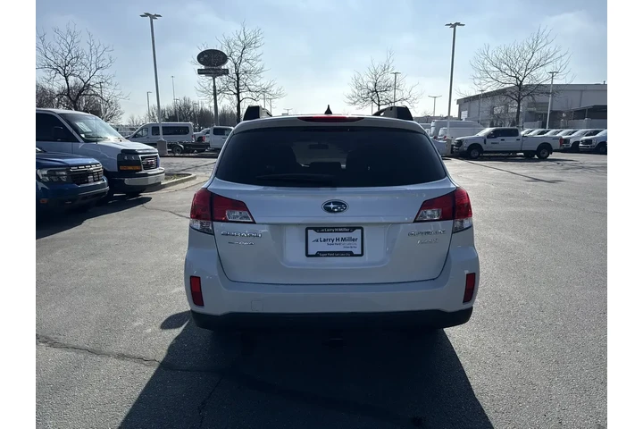 $6546 : Subaru Outback 2014 AWD 2.5i image 4