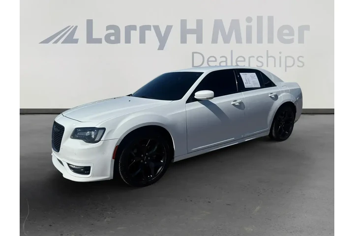 $21056 : Chrysler 300 2022 Touring L image 1