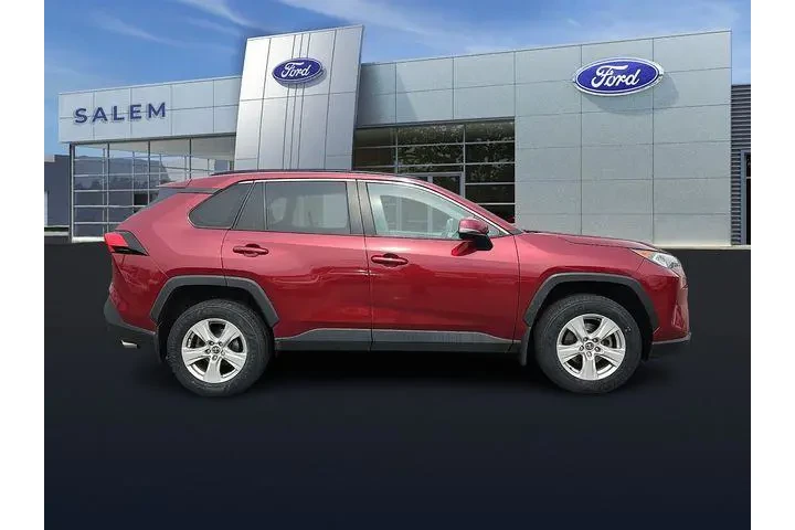 $25895 : Toyota RAV4 2020 AWD XLE 4dr image 2