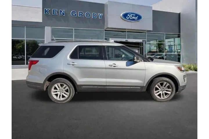 $12300 : Ford Explorer 2019 AWD XLT 4 image 6