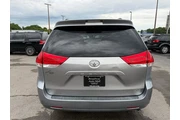 $5980 : 2011 Sienna XLE thumbnail