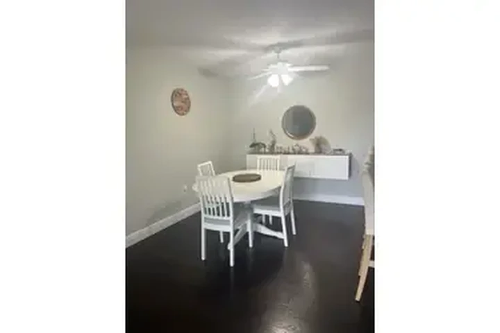 $450 : Juego de comedor image 3