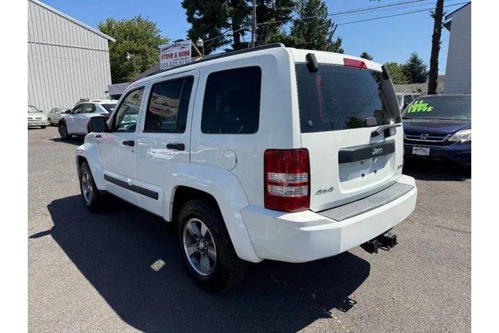 $7995 : 2008 Liberty Sport image 7