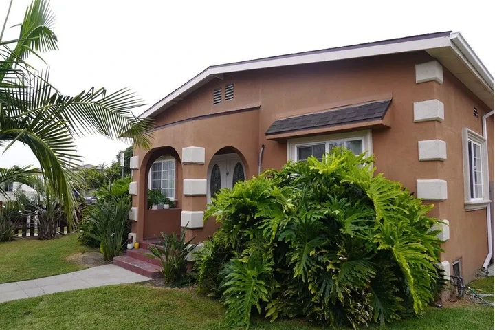 $2700 : CASA DE 3 HABITACIONES image 3