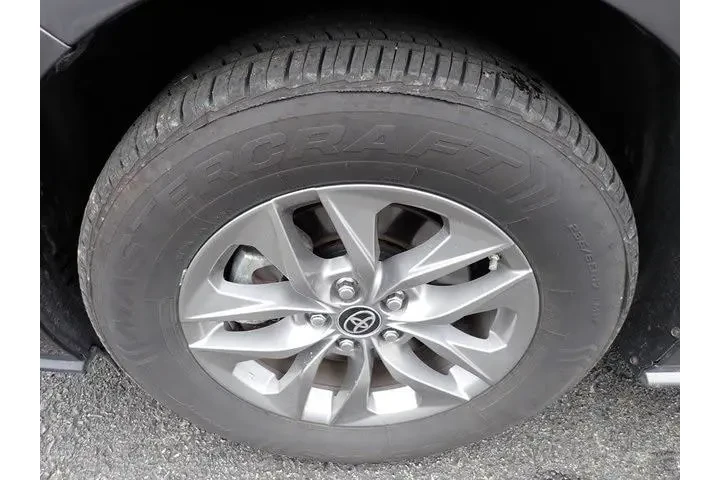 $38887 : Toyota Sienna 2024 XLE 8-Pas image 9