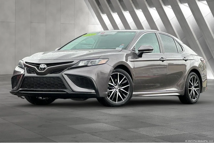 $27000 : Toyota Camry 2024 SE 4dr Sed image 1