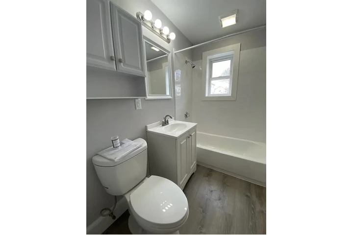 $1100 : APT LOS ANGELES 1 REC/1PARKING image 6