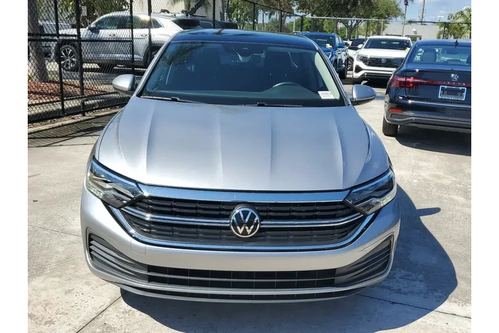 $15888 : Volkswagen Jetta 2022 SE 4dr image 2