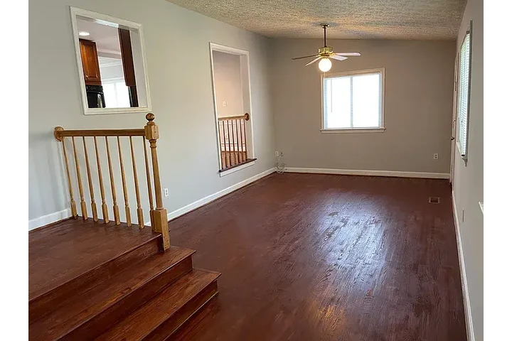 $2500 : SINGLE FAMILY HOUSE FOR RENT image 8