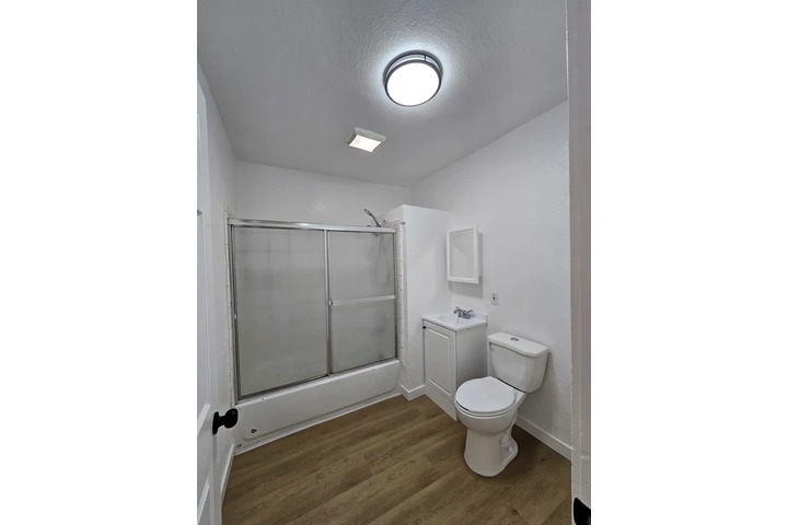 $1795 : Se Renta Long Beach 1 rec image 8