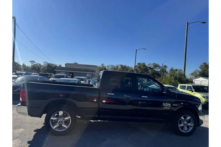 $13797 : 2018 RAM 1500 Big Horn image 5