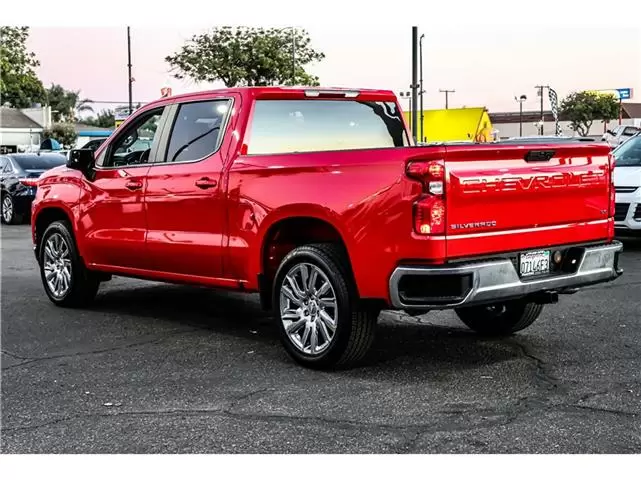 2021 Chevrolet Silverado 1500 image 2