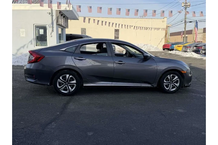 $18962 : Honda Civic 2018 LX 4dr Seda image 8