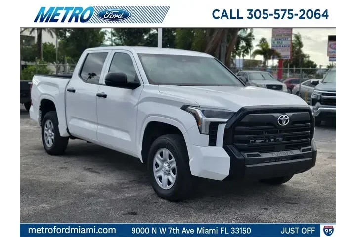 $38991 : Toyota Tundra 2025 4x4 SR 4d image 1