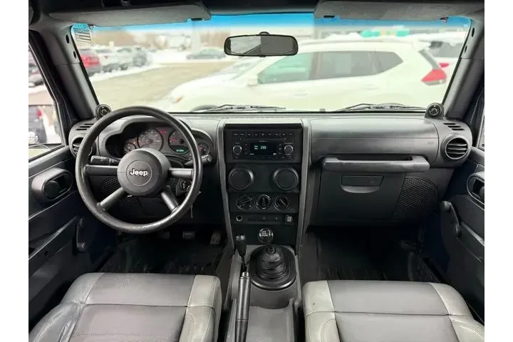 $9500 : Jeep Wrangler 2007 4x4 X 2dr image 3