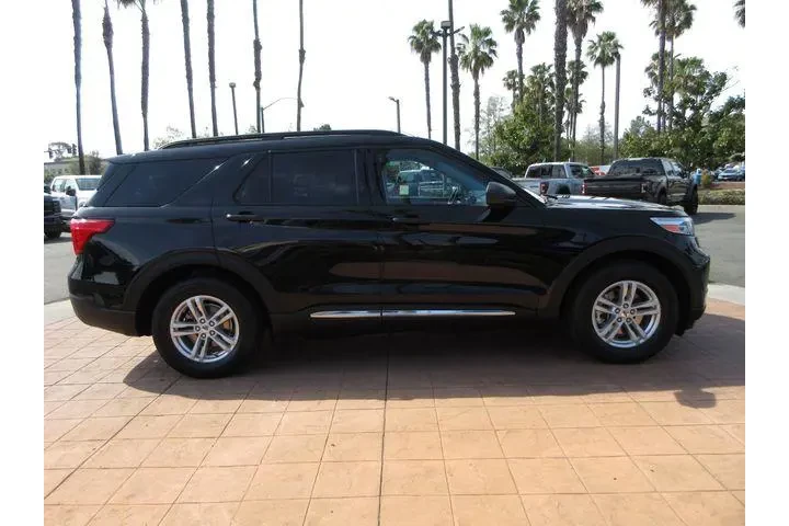 $27296 : Ford Explorer 2023 XLT 4dr S image 5