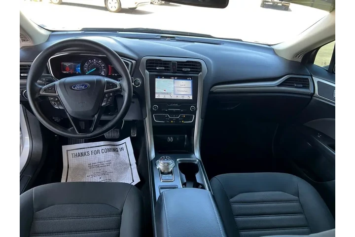 2019 Fusion SE image 9
