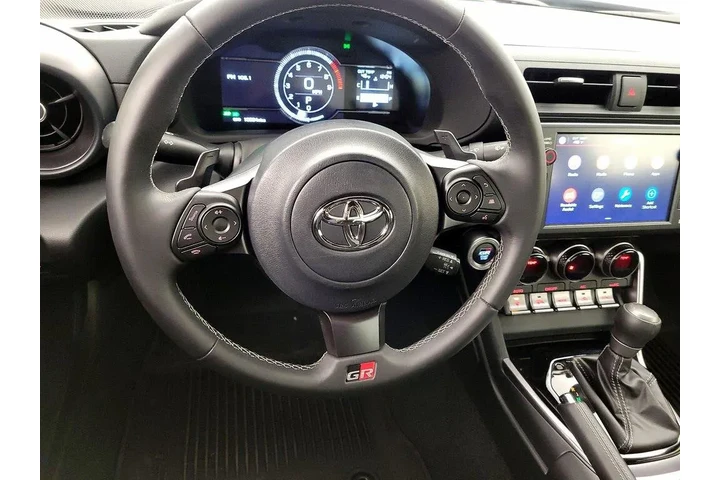 $32998 : Toyota GR86 2024 2dr Coupe 6 image 10