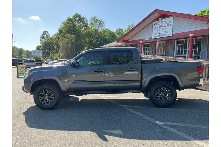 $25985 : Toyota Tacoma 2019 4x4 TRD P image 8