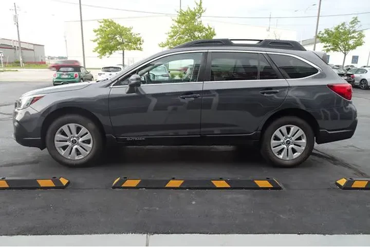 $18999 : 2019 Outback image 5