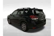 $23300 : Subaru Forester 2023 AWD Pre thumbnail