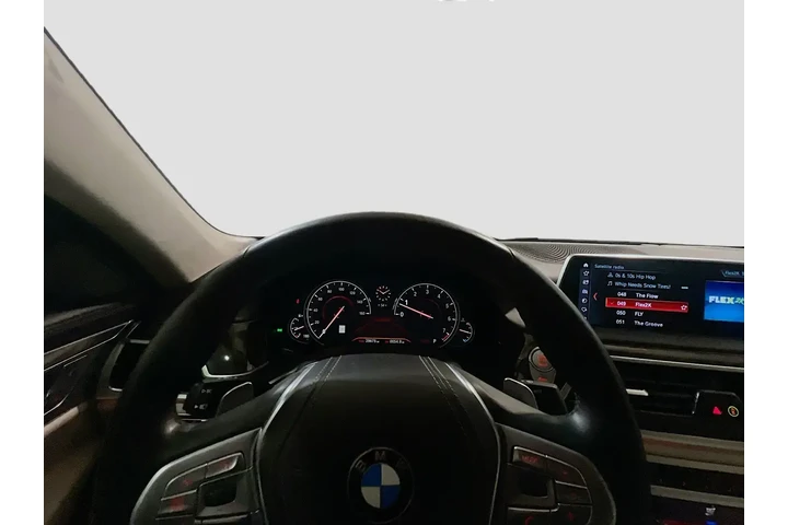$26450 : BMW 7 Series 2018 750i 4dr S image 9