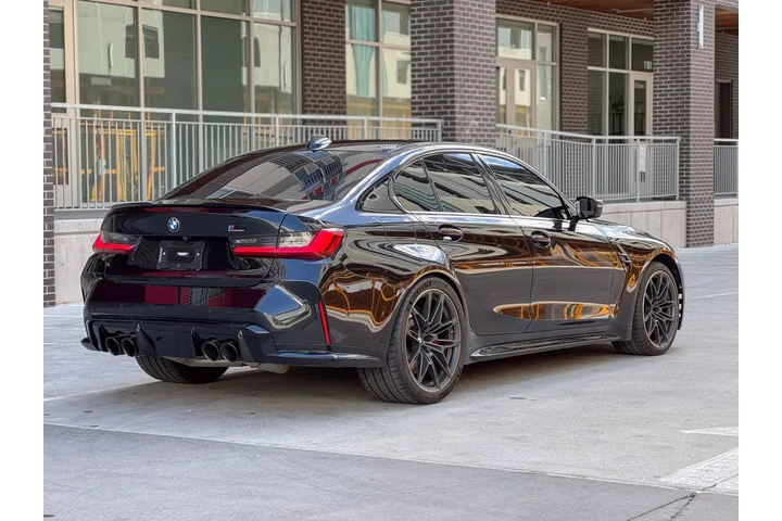 $73990 : 2022 BMW M3 image 8