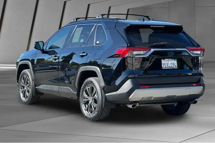 $38900 : Toyota RAV4 Hybrid 2023 AWD image 10