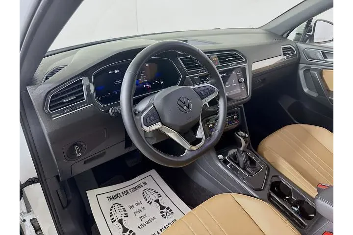 $28500 : Volkswagen Tiguan 2024 SE 4d image 9