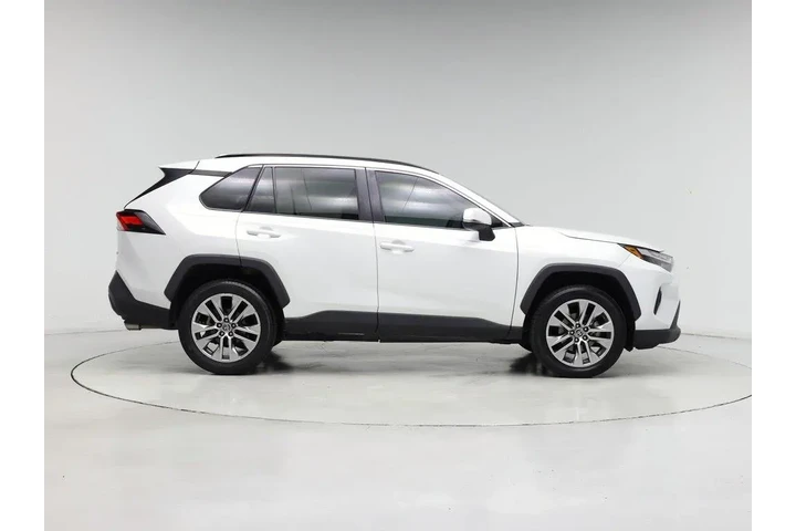 $28998 : Toyota RAV4 2023 XLE Premium image 7