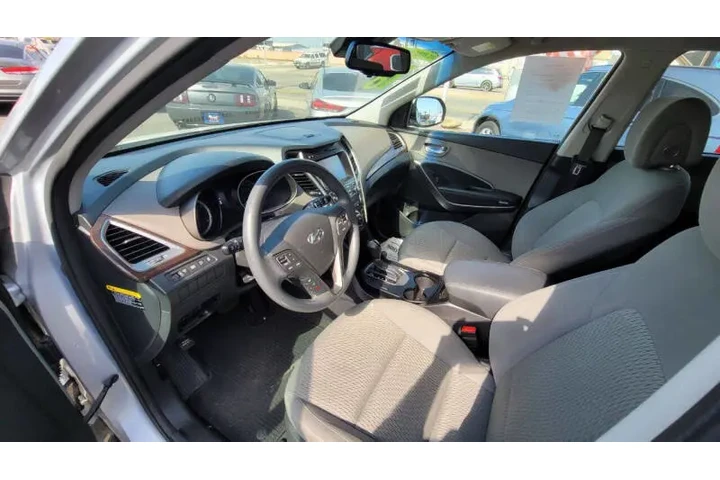 $13995 : 2018 Santa Fe SE image 7