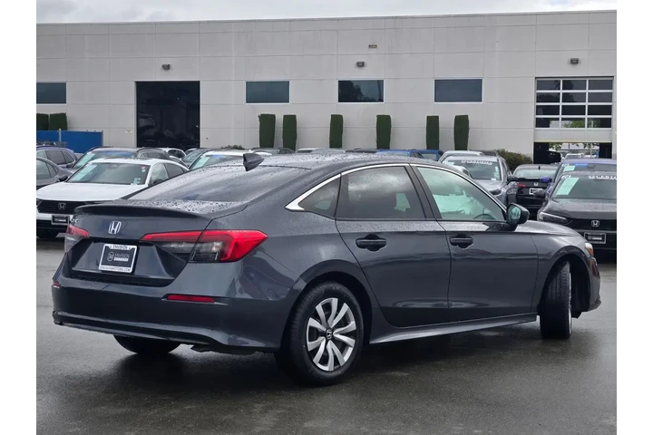 $24842 : Honda Civic 2024 LX 4dr Seda image 7