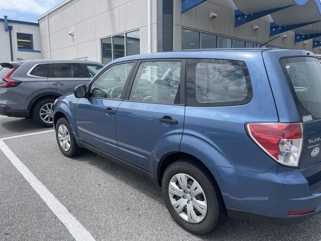 $6998 : PRE-OWNED 2010 SUBARU FORESTE image 3