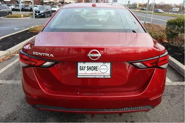 $16922 : Nissan Sentra 2025 SV 4dr Se image 7